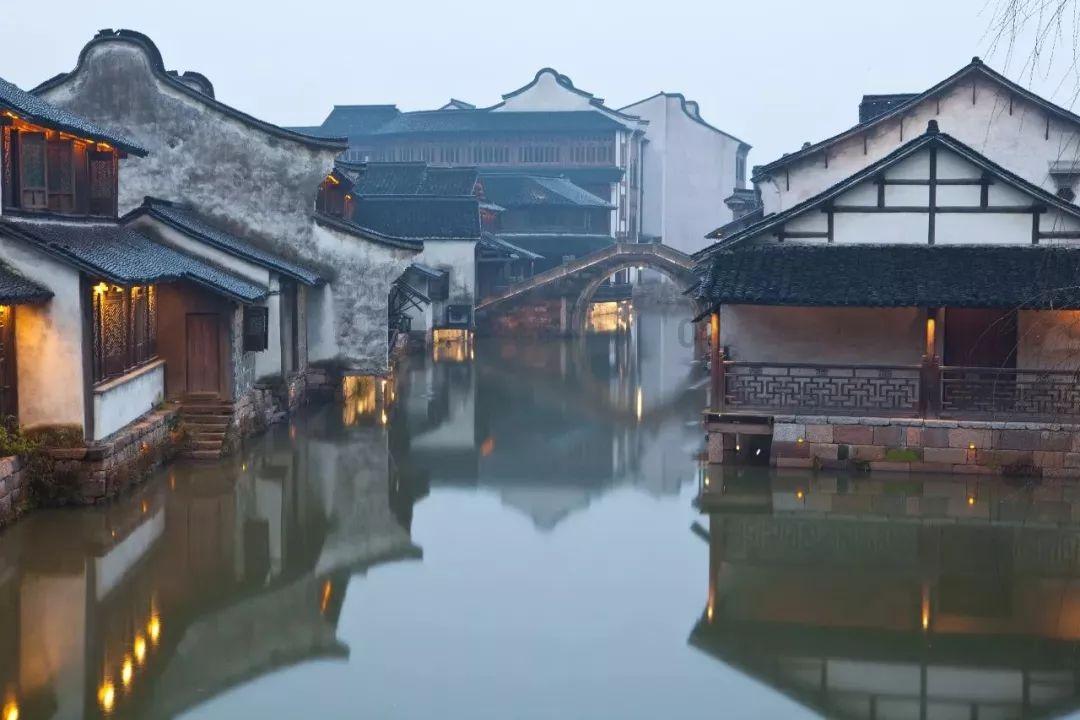 逆向思维：当你产生逆反心理的时候，就是摸到了赚钱的门槛